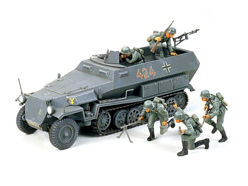 Tamiya 1/35 German Hanomag Sdkfz 251/1 Plastic Model Kit