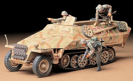 Tamiya 1/35 German SdKfz 251/1 AUSF.D Plastic Model Kit