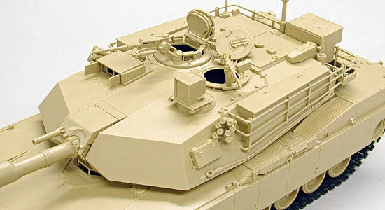 Tamiya 1/35 M1A2 Abrams Main Battle Tank Plastic Model Kit