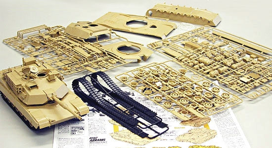 Tamiya 1/35 M1A2 Abrams Main Battle Tank Plastic Model Kit