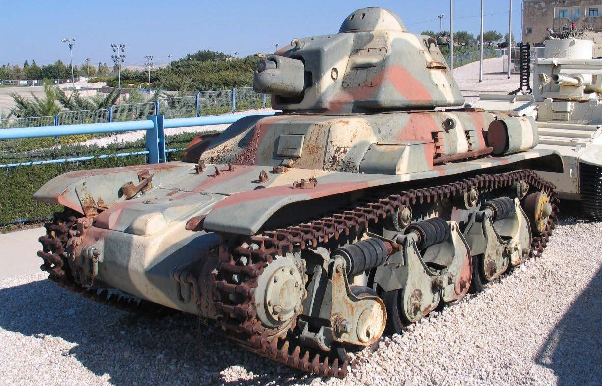 Tamiya 1/35 French Light Tank R35 Plastic Model Kit