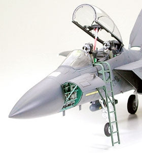 Tamiya 1/32 F15E Strike Eagle Aircraft with Bunker Buster TAM60312
