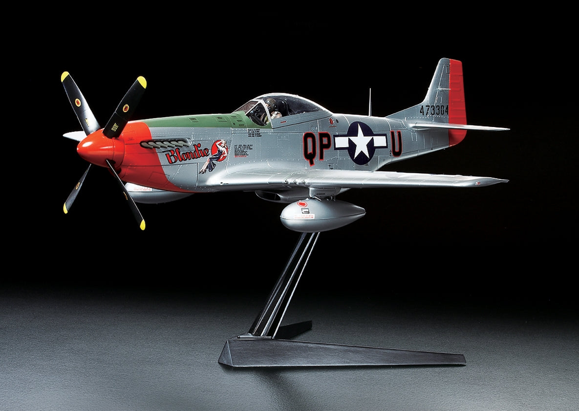 Tamiya 1/32 North American P-51D Mustang Plastic Model Airplane Kit