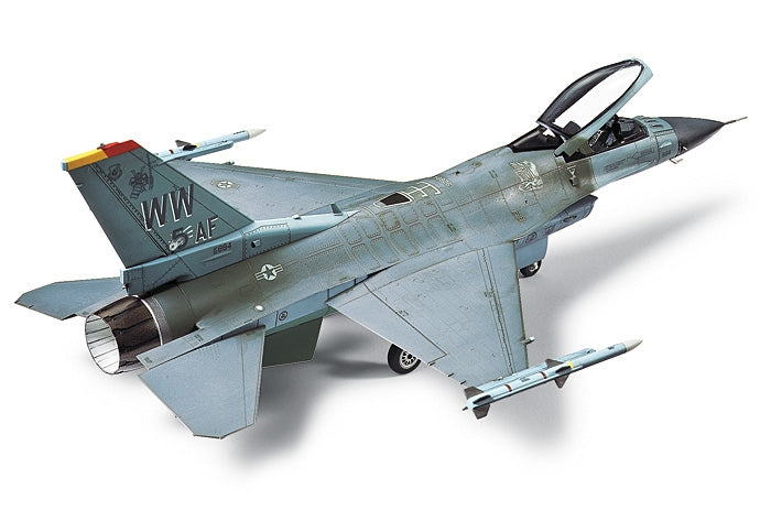 Tamiya 1/72 F-16 CJ Fighting Falcon Plastic Model Airplane Kit