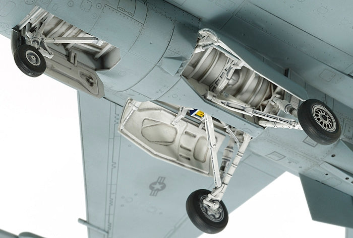 Tamiya 1/72 F-16 CJ Fighting Falcon Plastic Model Airplane Kit