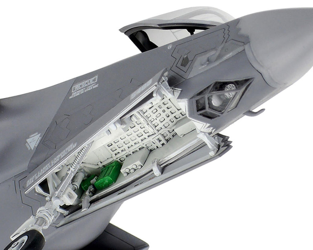 Tamiya 1/72 Lockheed Martin F-35A Lightning II Model Kit