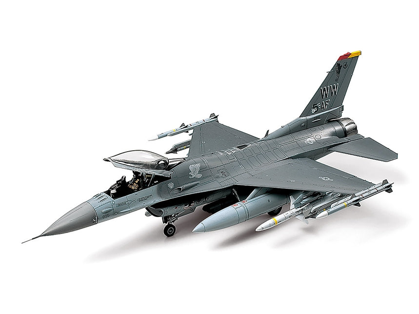 Tamiya 1/48 Lockheed Martin F-16CJ Plastic Model Airplane Kit