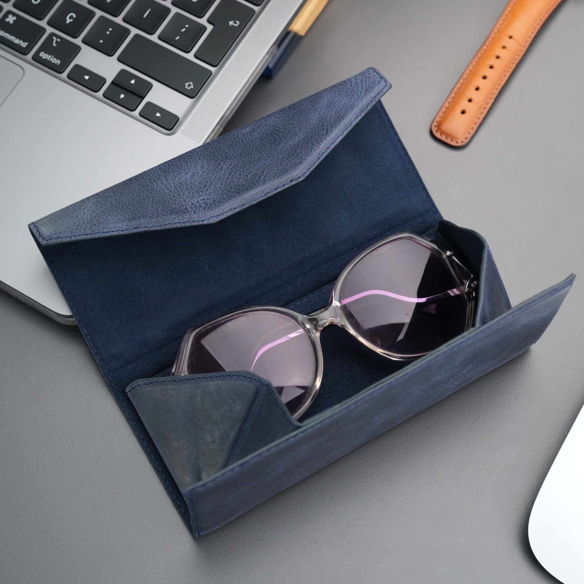 Triangle Leather Glasses Case – Vintage Eyewear Holder